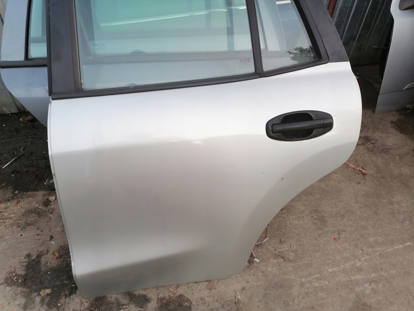 hyundai santa fe 1 door left left rear part rear. unprotected