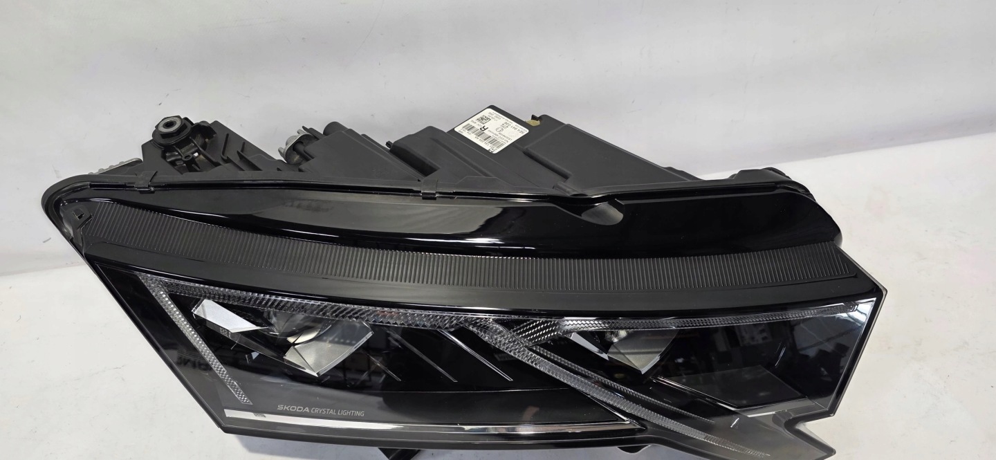 light right front FULL LED SKODA OCTAVIA IV LIFT 24- original 5E4941036