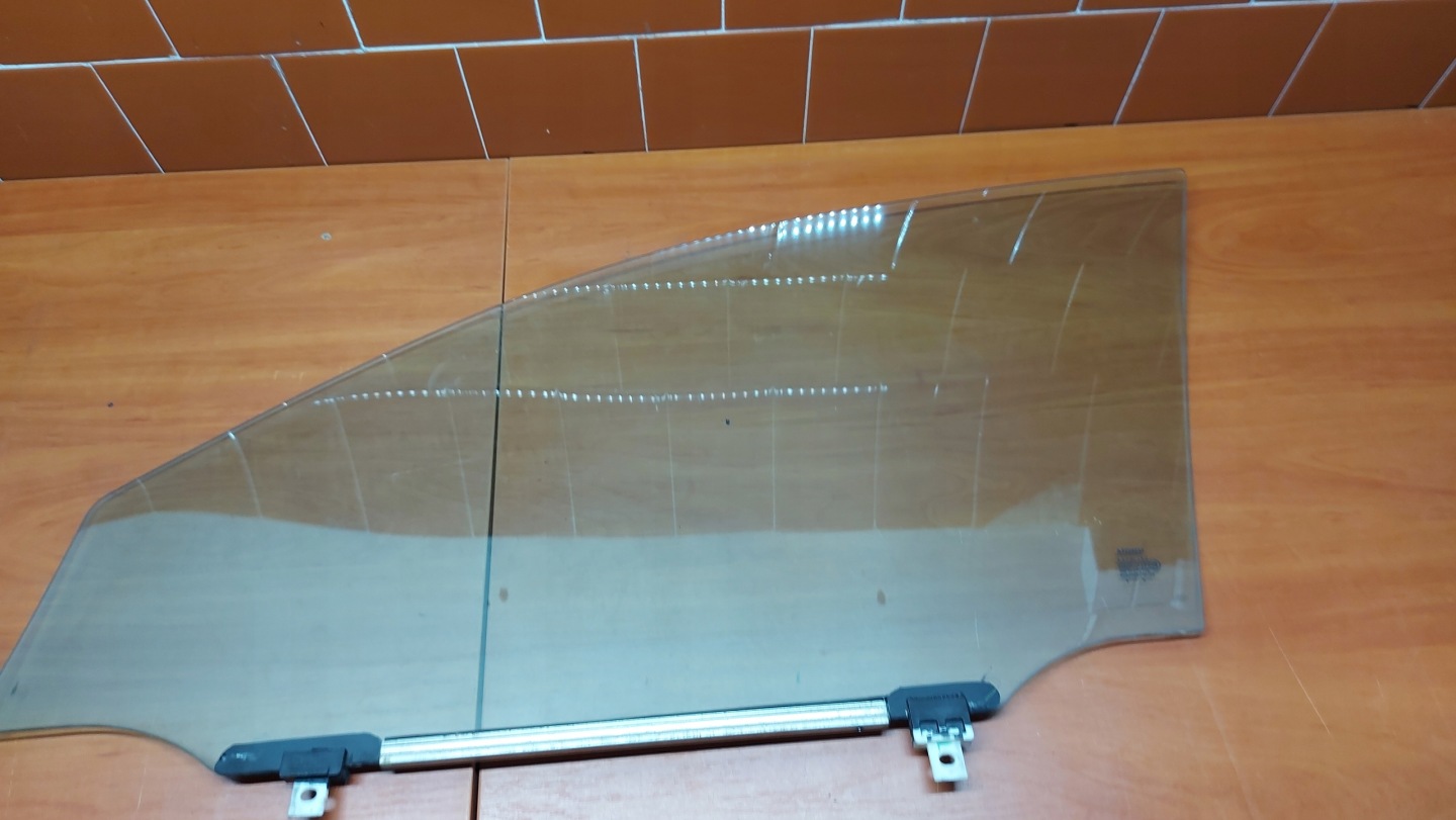 window right right front TOYOTA AVENSIS T25 03-09