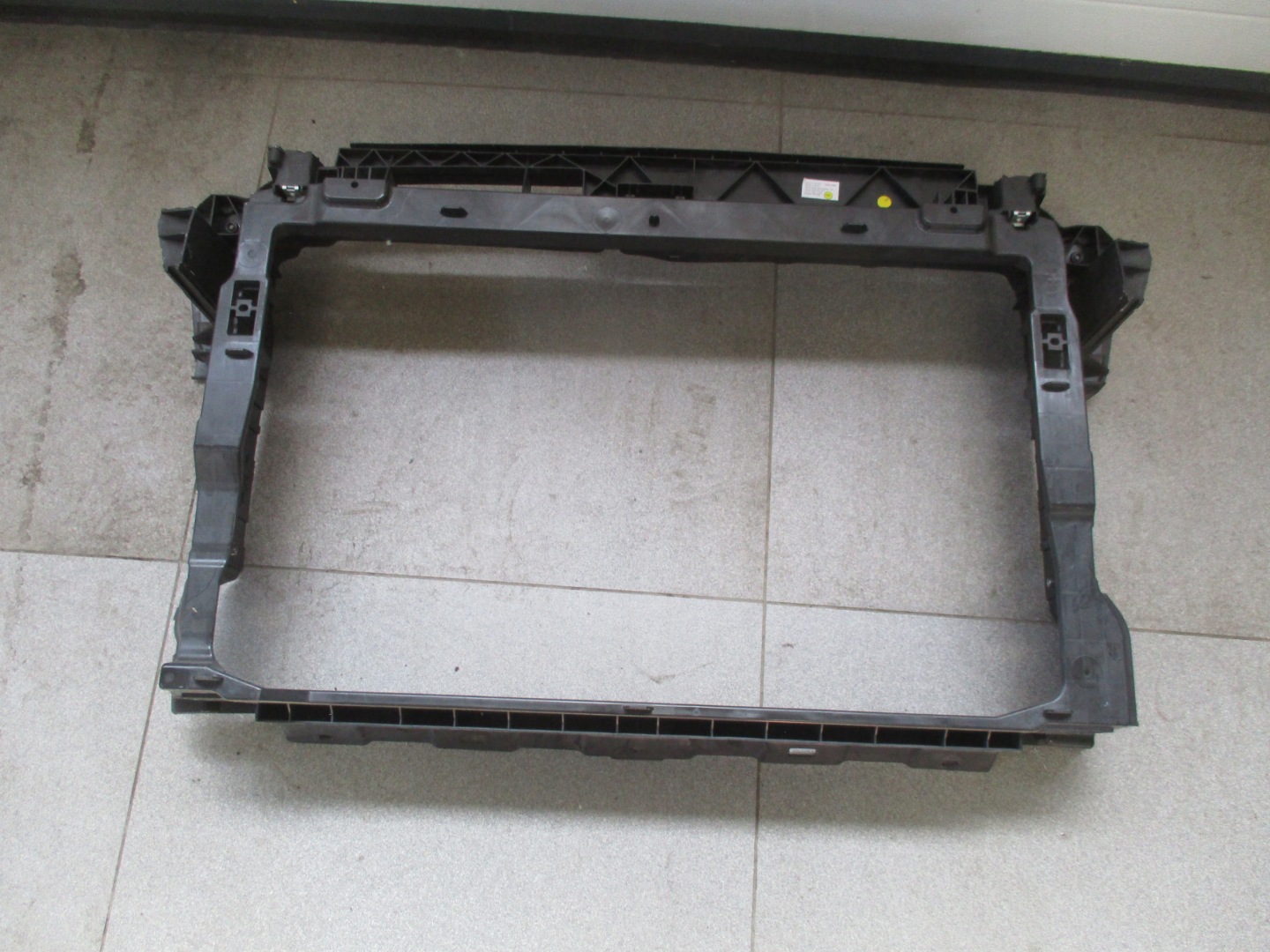 front body wall front pillar Audi Q3 24r- 83H805594A