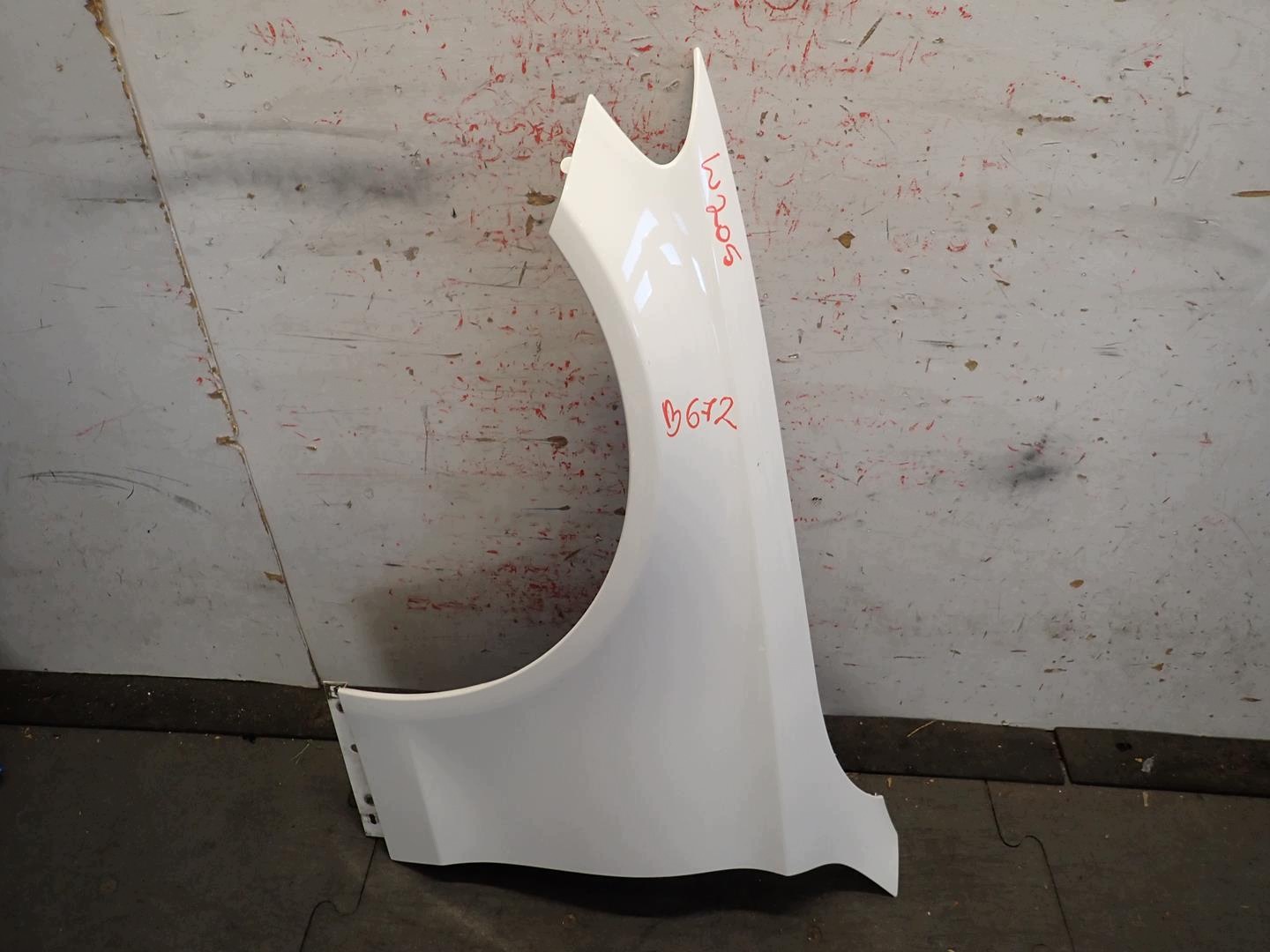 fender front front left MERCEDES C-KLASA W205 A205 2014
