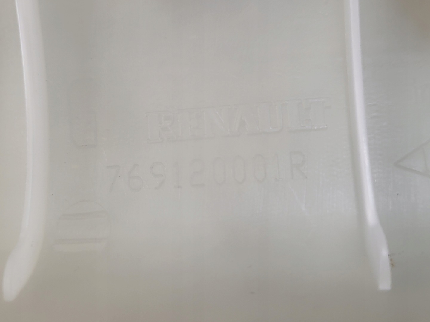 cover side SLUPKA A left front RENAULT LAGUNA III OE 769120001R