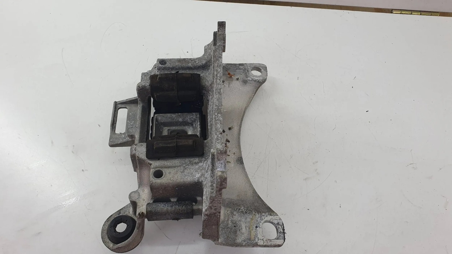 Renault Fluence 1.5 dci console engine mount