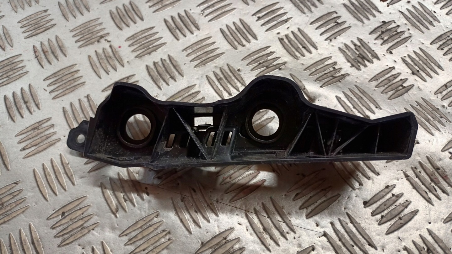 left bumper bracket of the front AUDI A6 2018->