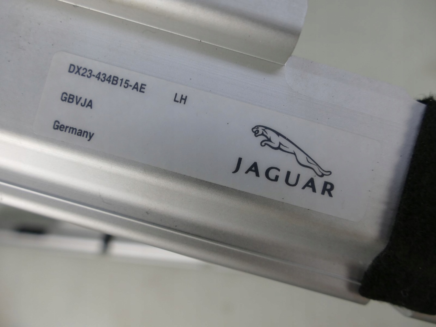 JAGUAR X250 SPORTBRAKE rail holder boot