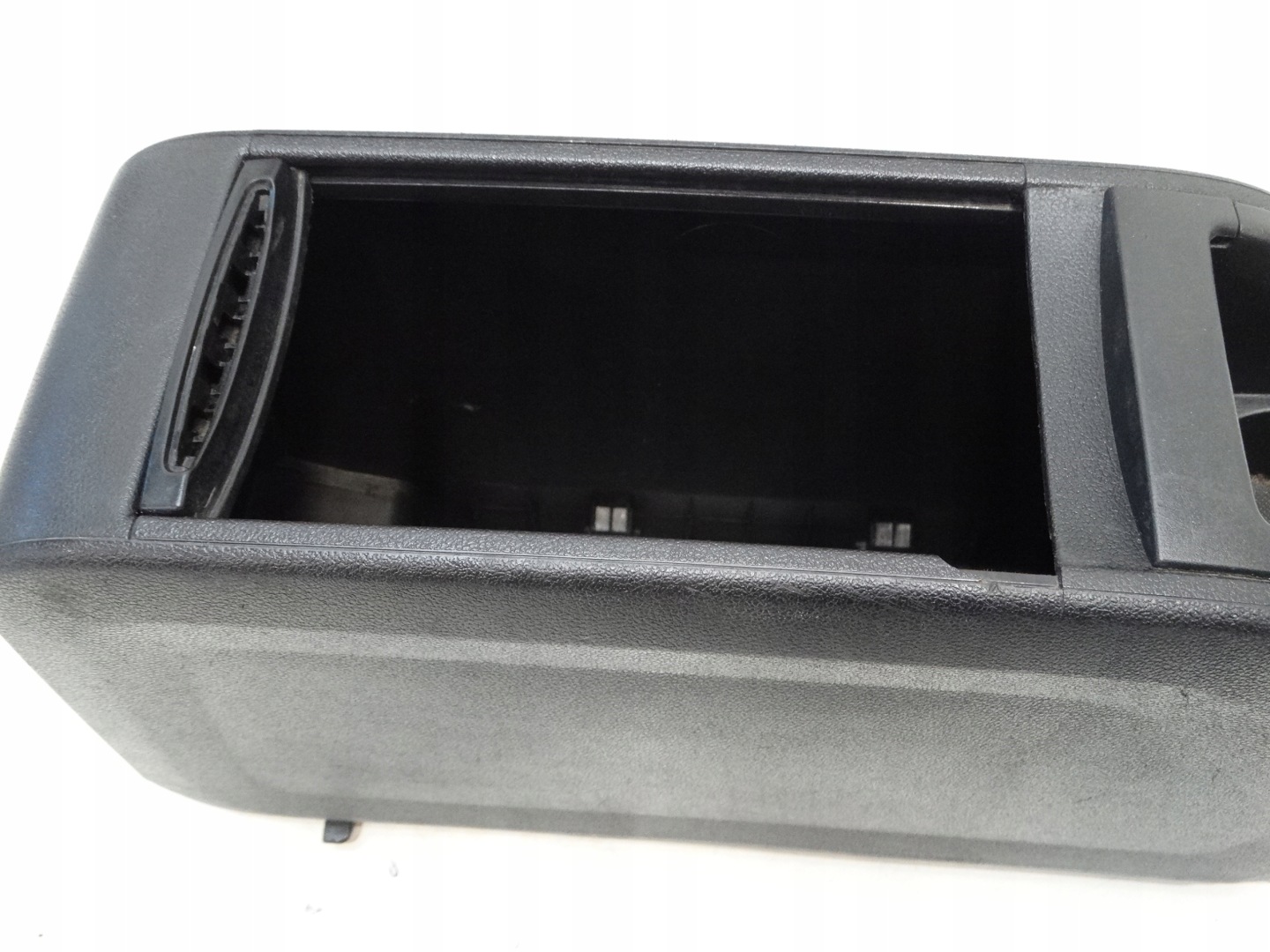 mitteltunnel mitte handschuhfach BERLINGO II,III PARTNER III 9683223977