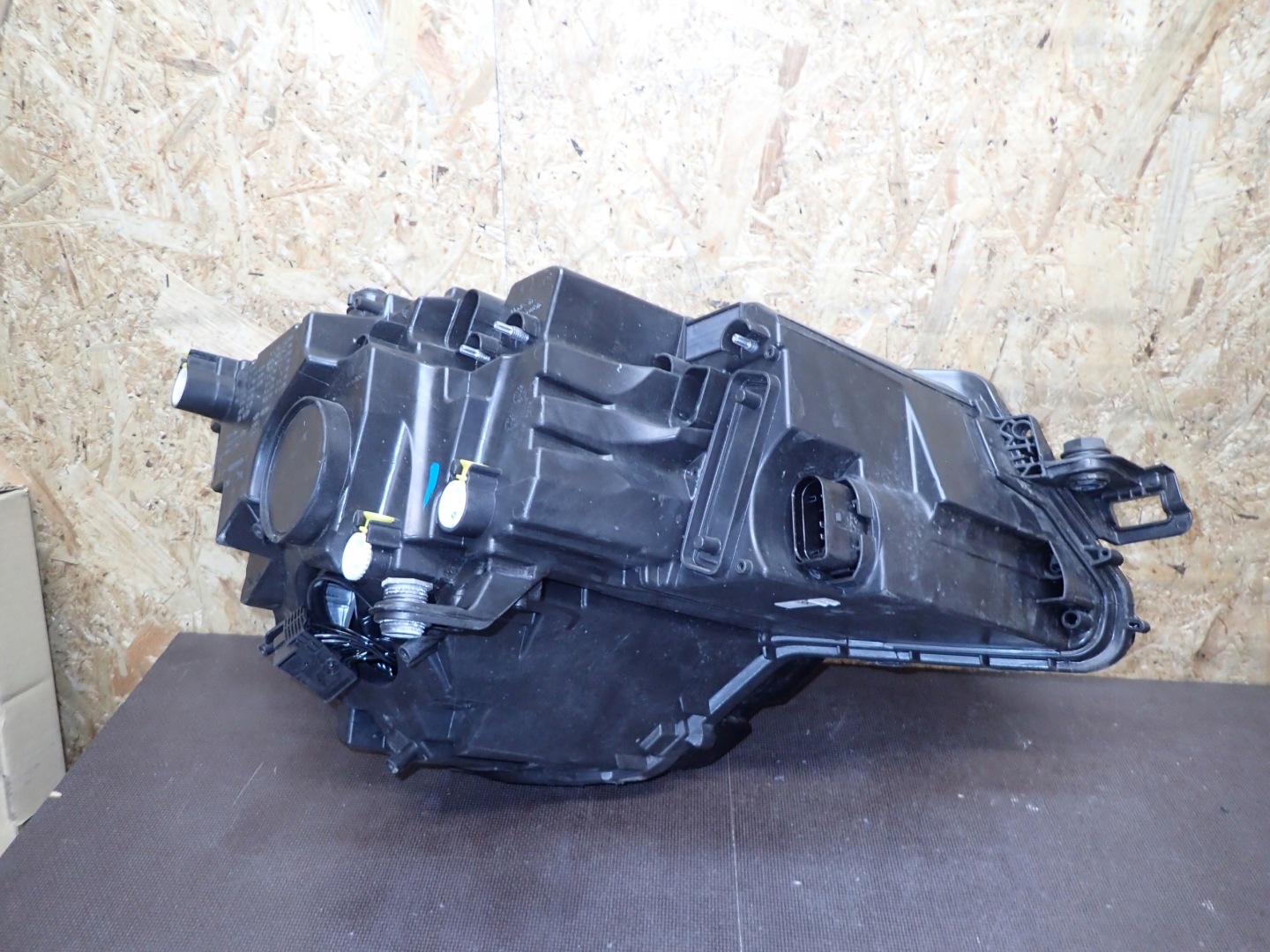 LIGHT FRONT LEFT SKODA KAROQ FULL LED 57B941015D