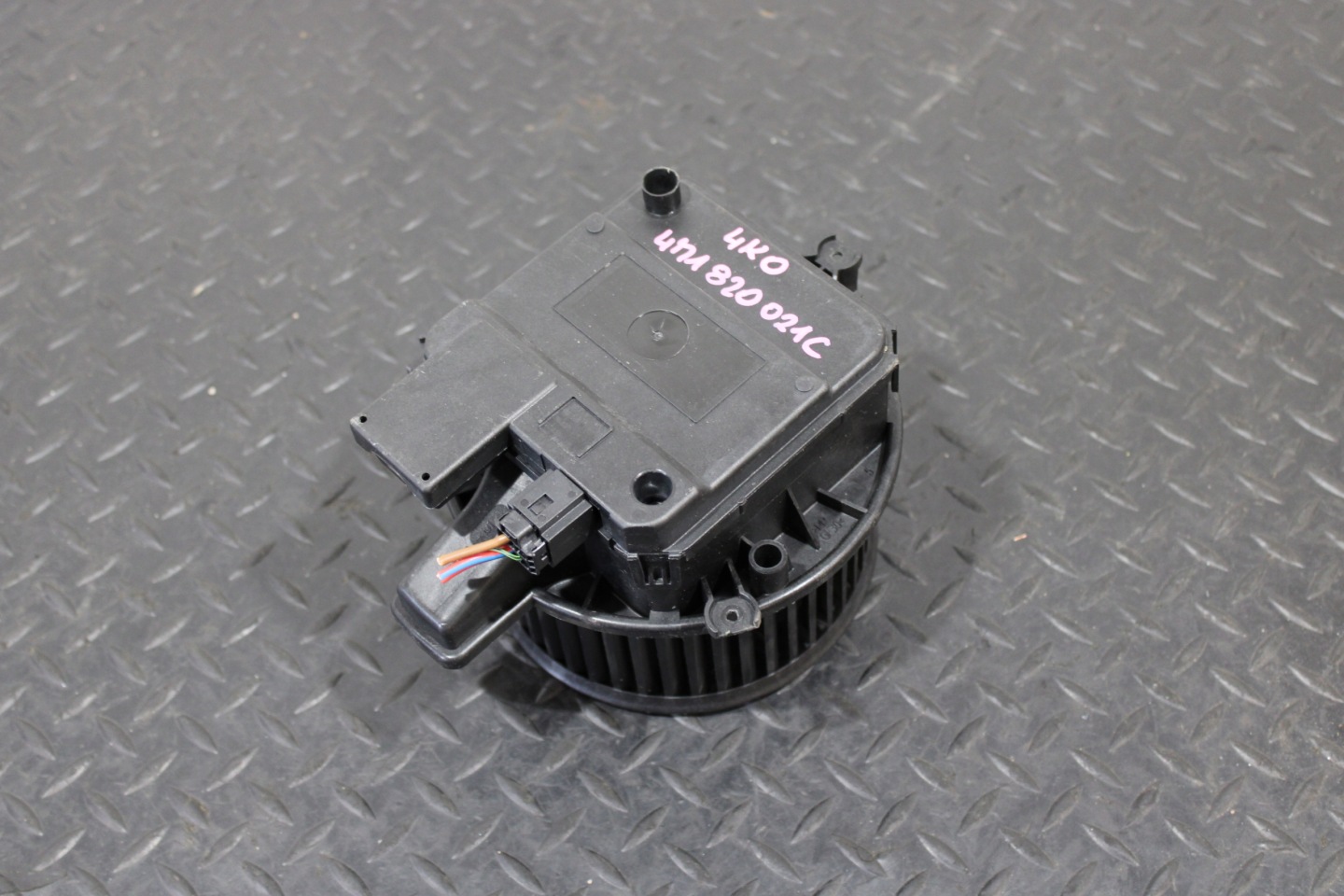 tOPENÍ topení AUDI A6 C8 4K0 4K9 S-LINE 4M1820021C