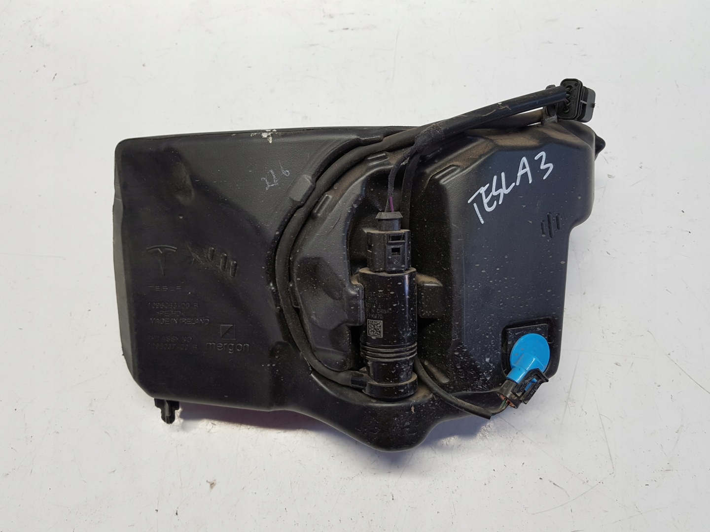 TESLA MODEL III 3 Y serbatoio LAVAFARI LIQUIDO