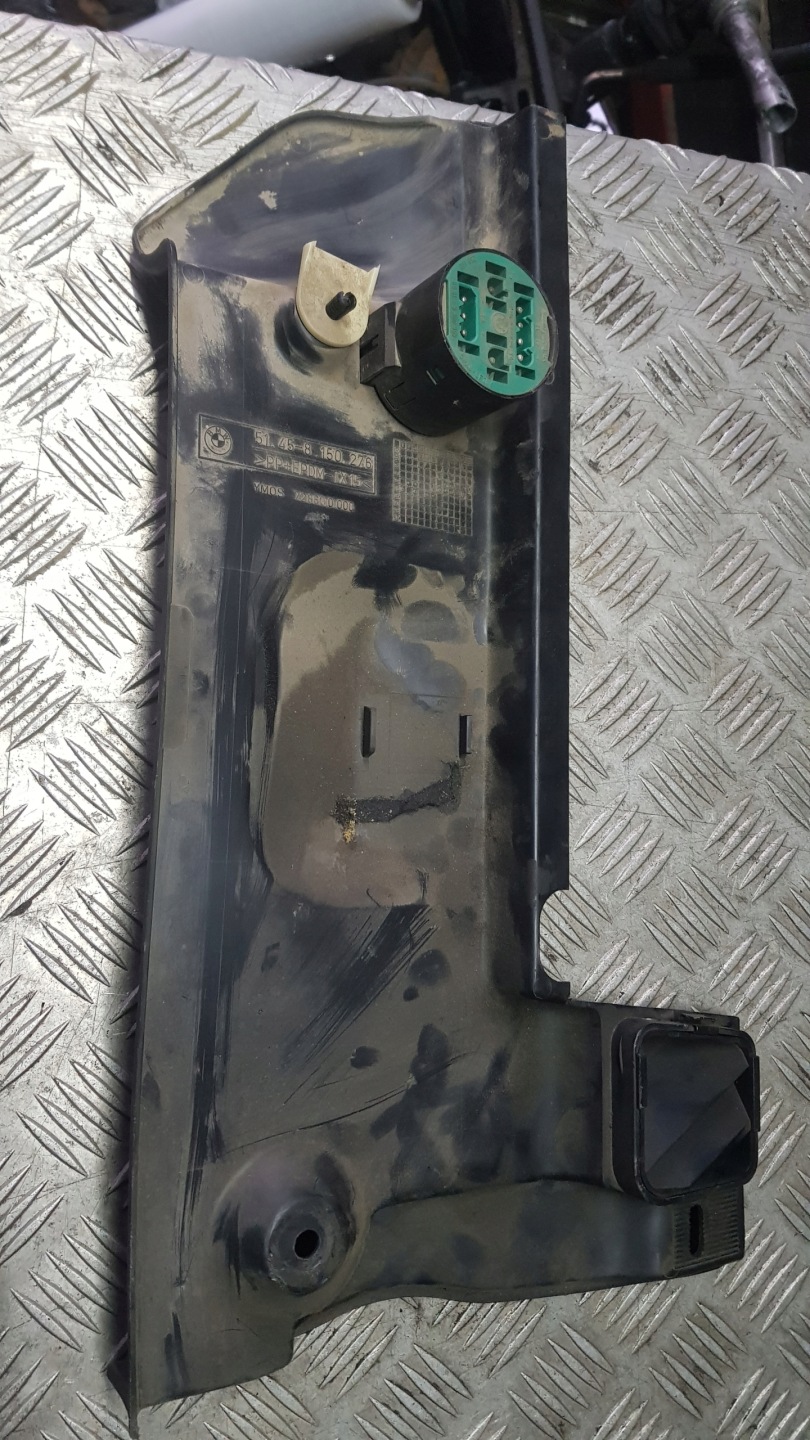 BMW E38 fedél SCHOWKA PASAZERA 8150276