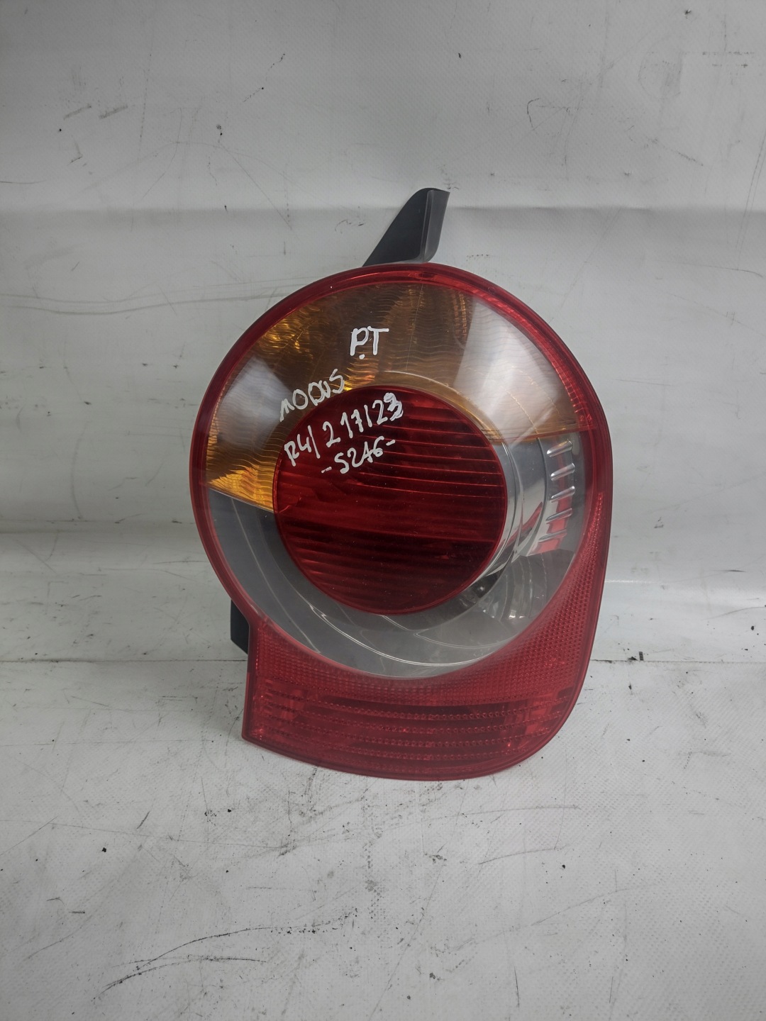 light right rear Renault Modus