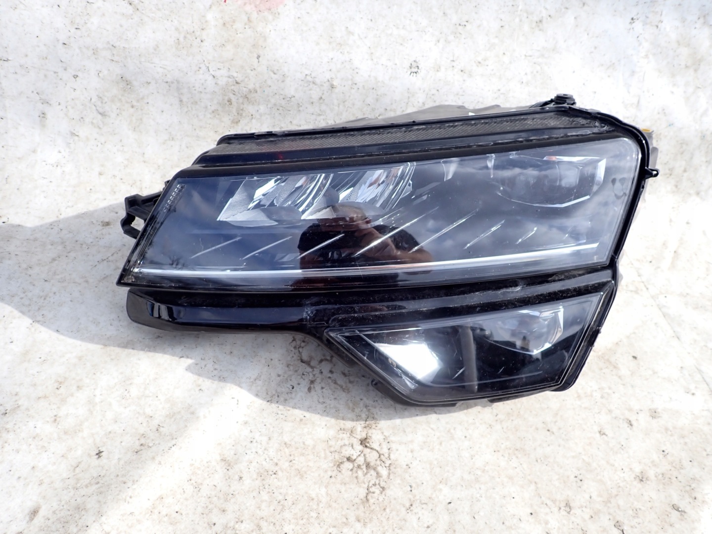SKODA KAROQ 57B 17- light left front front FULL LED 57B941015F
