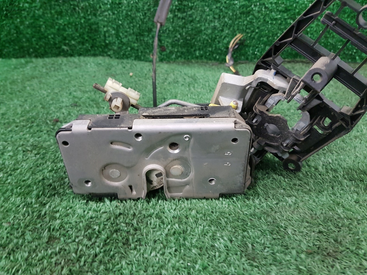 lock door left rear part rear OPEL CORSA D 13258265