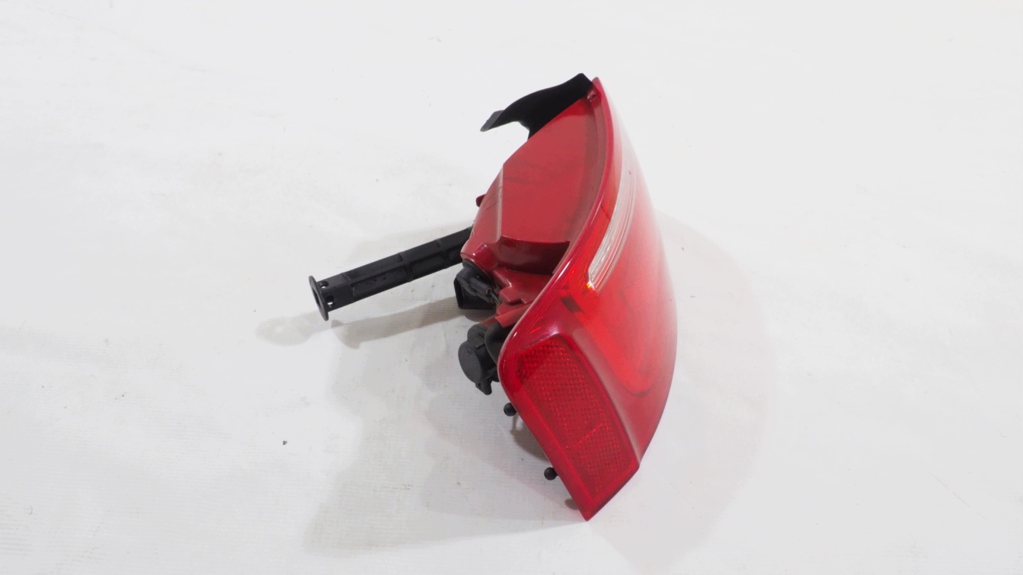 Audi A5 8T light left rear part 8T8945095