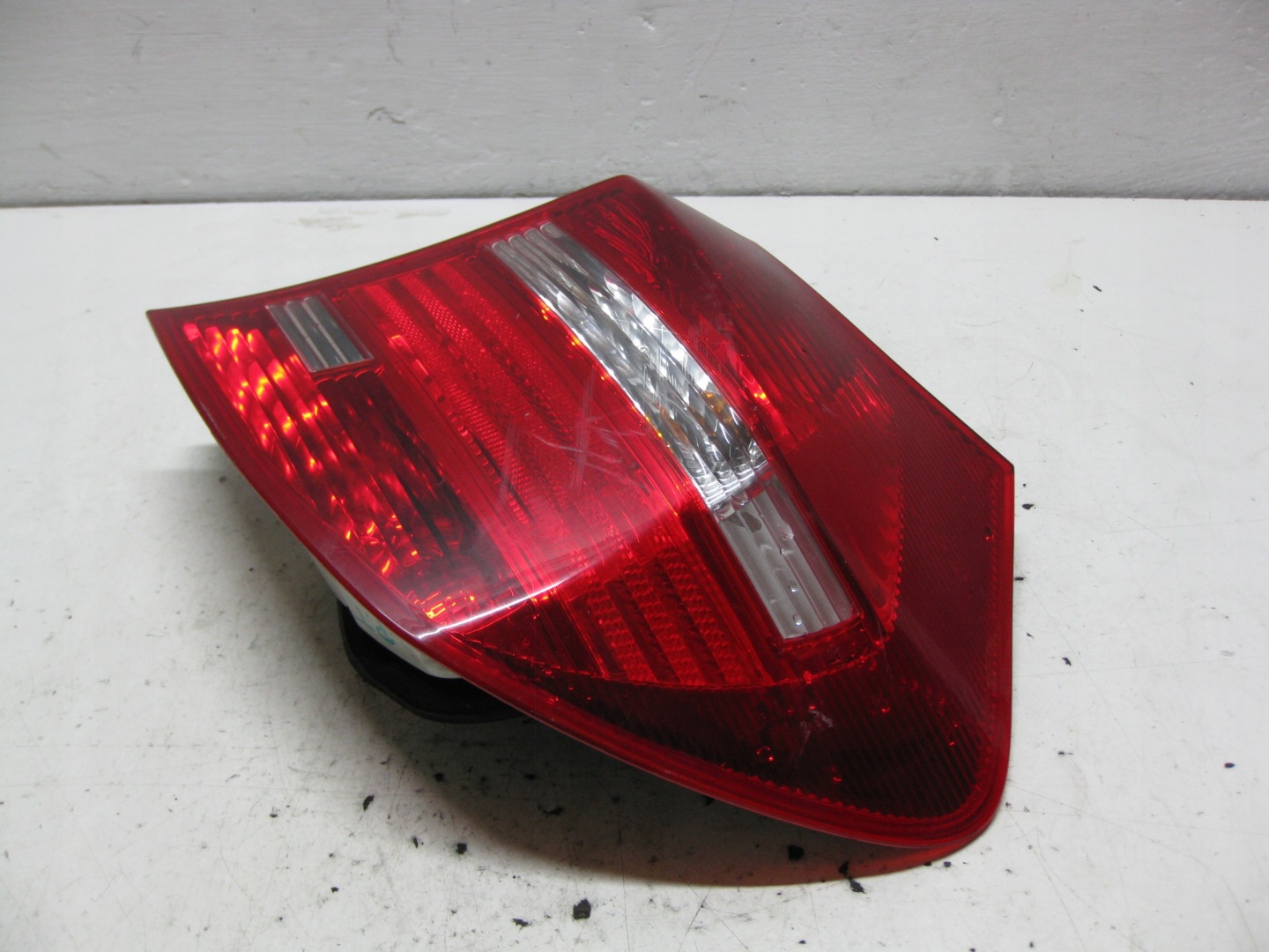 BMW E87 2.0 and 08R light right rear part 7164956