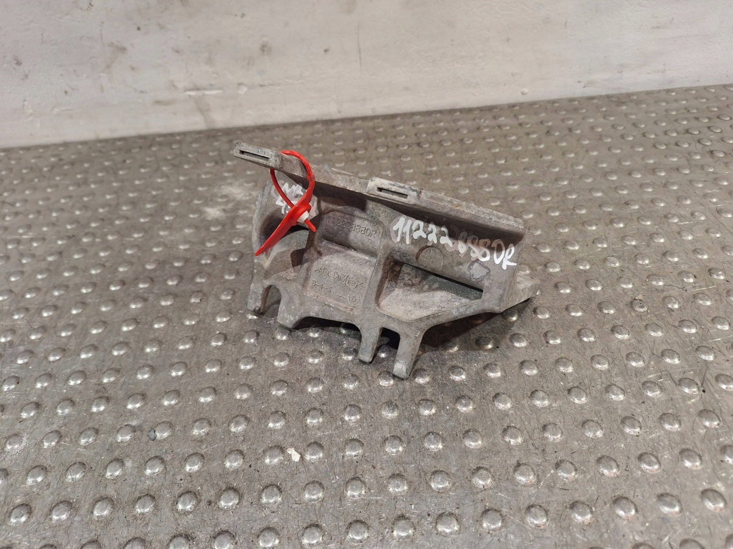 holder gearbox mounting 112228880R DACIA DUSTER 1.6 SCE 10