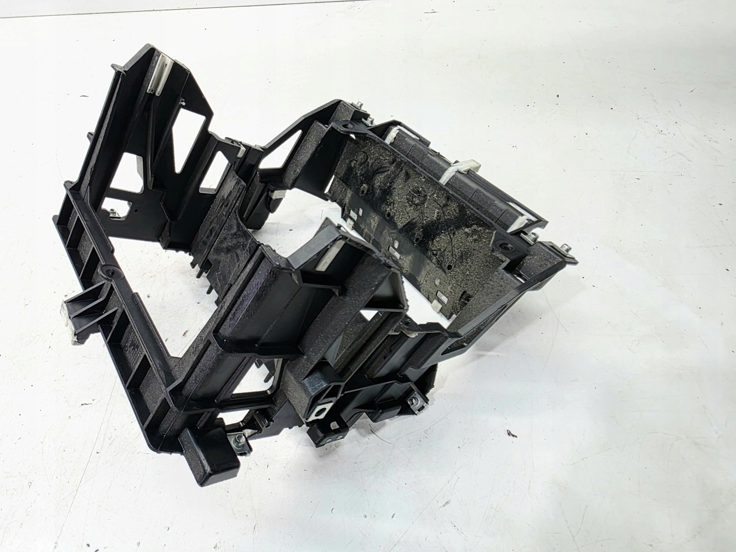 Korb 2 DIN AUDI A3 8P LIFT Original 8P0858005D