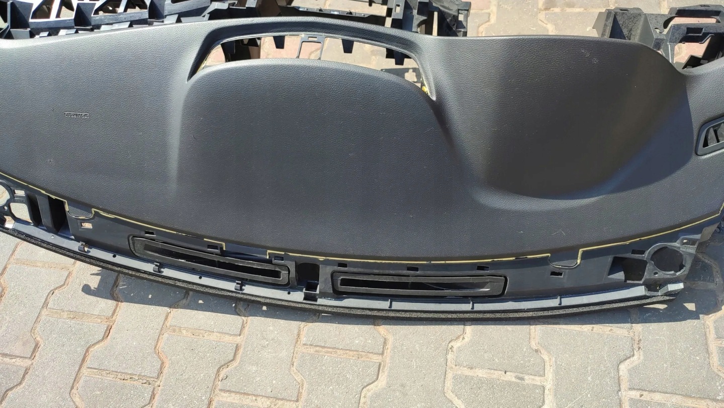 Nissan Qashqai 2016 dashboard instrument panel console