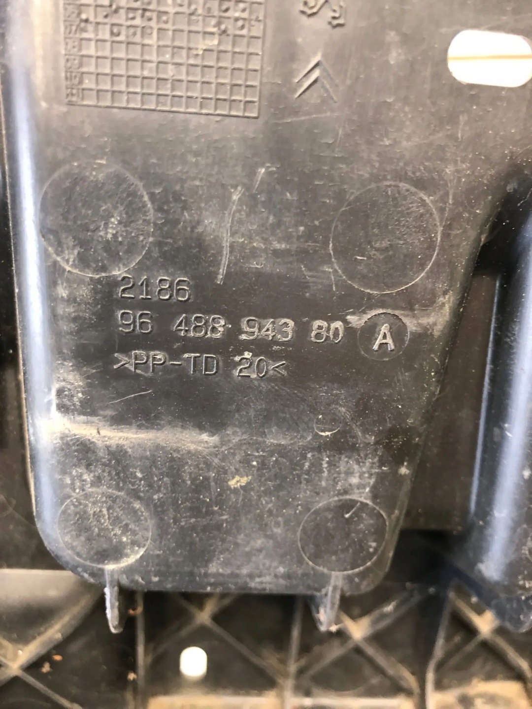 držák akumulátoru CITROEN C4 a 9648894380