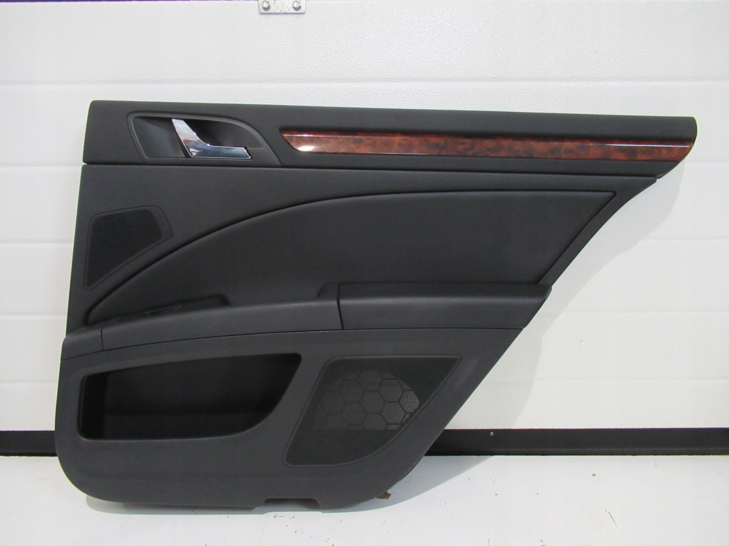 SUPERB II sedan side right rear part 3T5867212