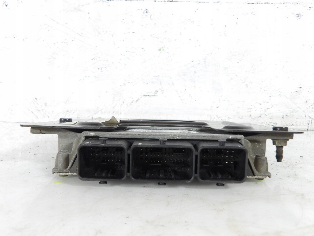 PEUGEOT 307 2.0B control unit of the engine 16454074