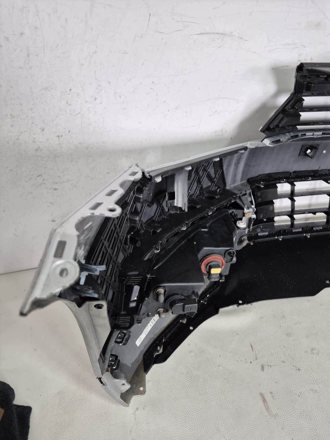 VW PASSAT B8 3G0 HIGHLINE 14- bumper front front 6XPDC SPR 3G0807221A