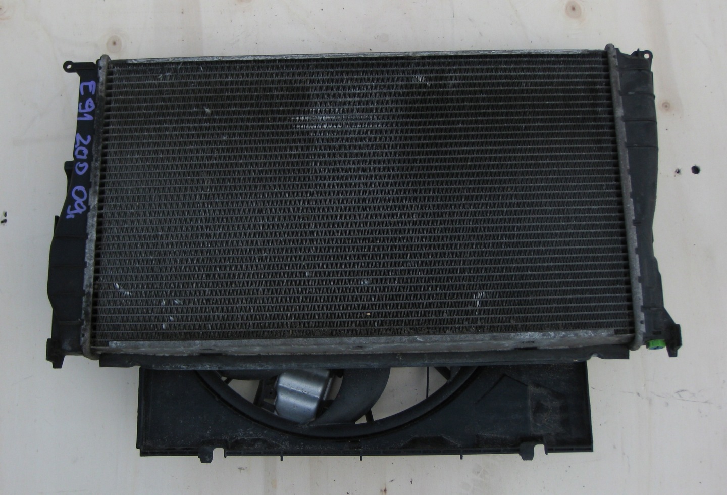 BMW E91 2.0 D 09R chladič vody ventilátor 7801993
