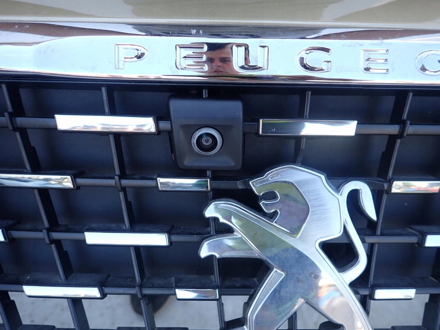 PEUGEOT 3008 II 16- bumper front KAMERA 6PDC