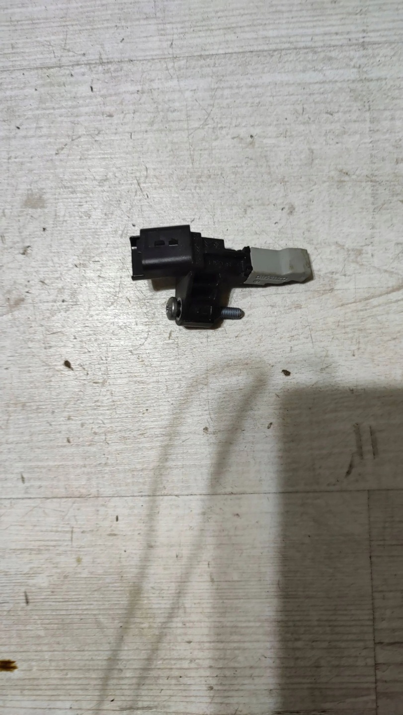 Peugeot 208 II 23r 1.2 crankshaft position sensor