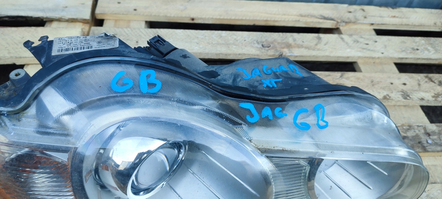 light right right front front JAGUAR XF X25 8X2313W029AB anglik