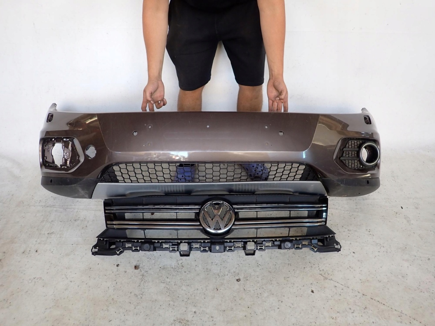 VW TIGUAN and 1 CROSS LIFT 11-16 bumper front front washer PDC