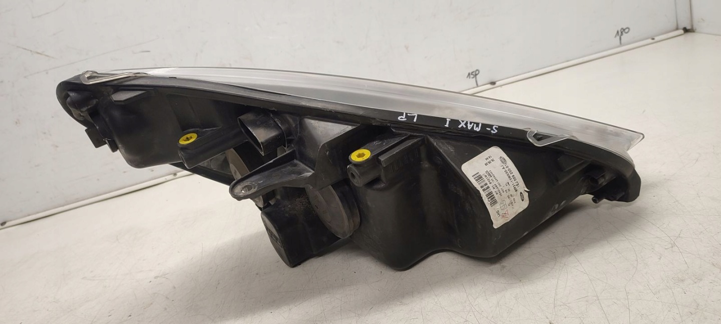 light front front left Ford S-MAX
