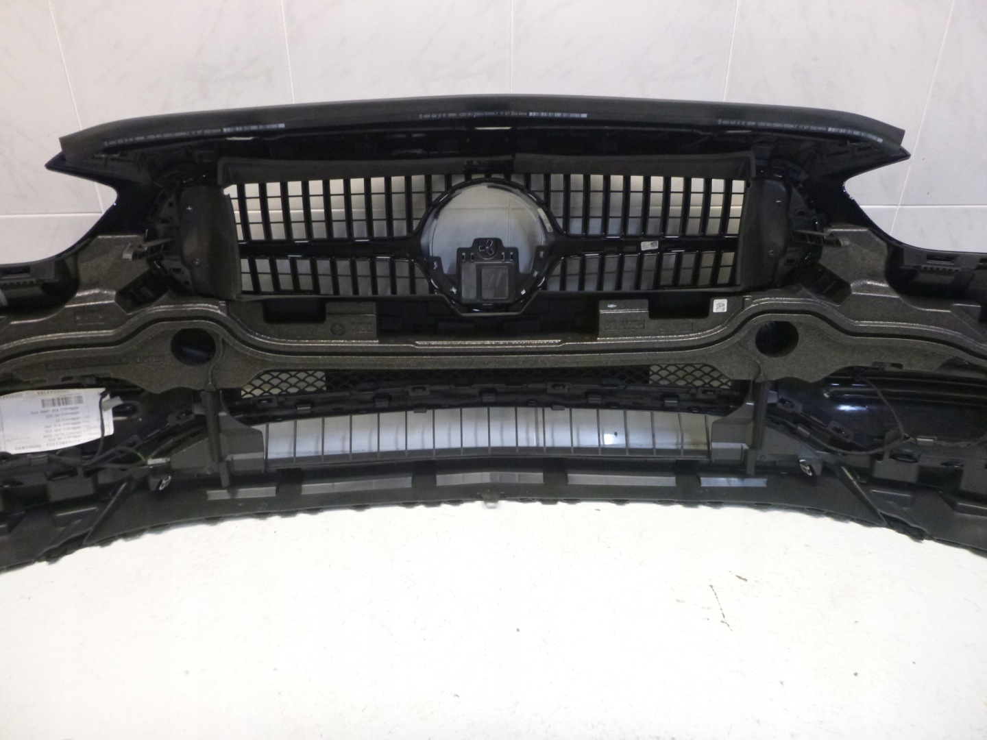 MERCEDES W206 206 bumper front front 6 x PDC