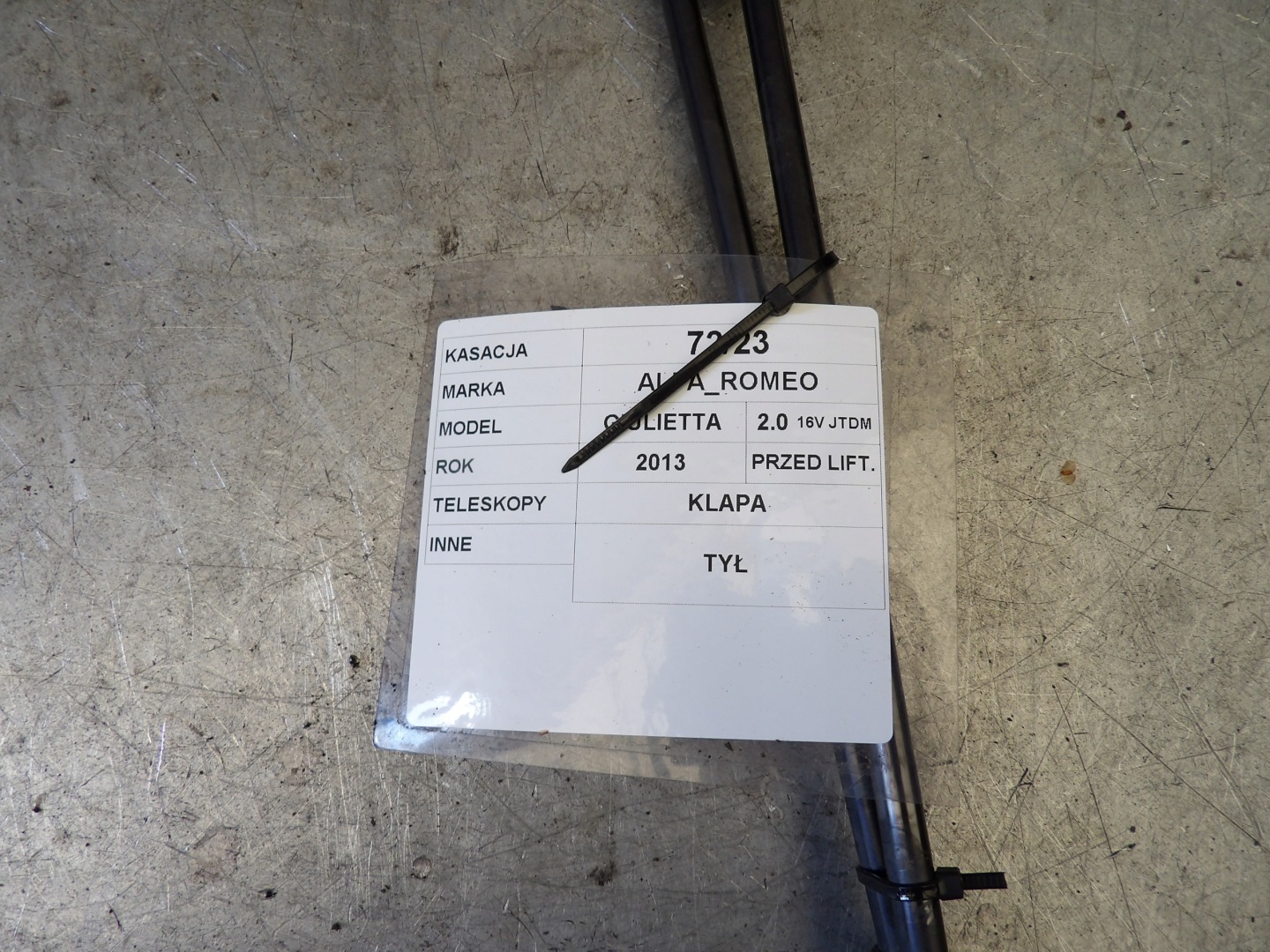 Teleskopy bonnet tylej Alfa Romeo Giulietta