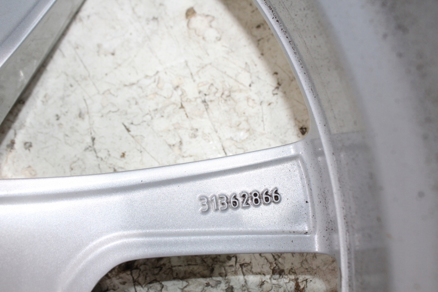 Volvo hliníkový disk 18 31362866