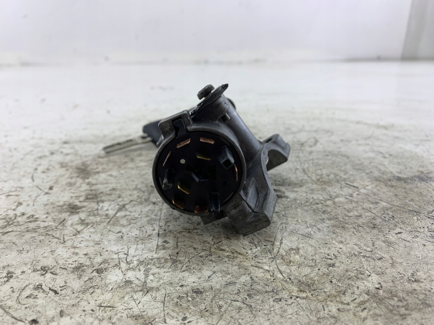 VW PASSAT B5 GOLF IV ignition + key GROT 4B0905851C