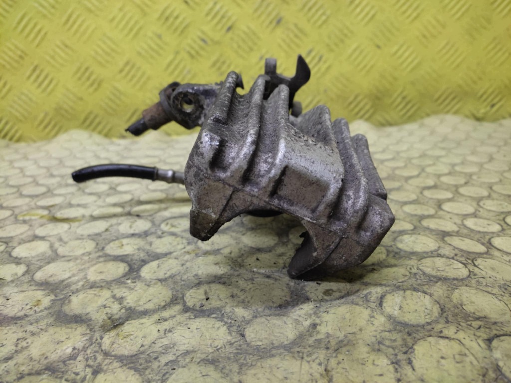 VW PASSAT B5 1.9 TDI bremssattel bremse sattel brems- links heck