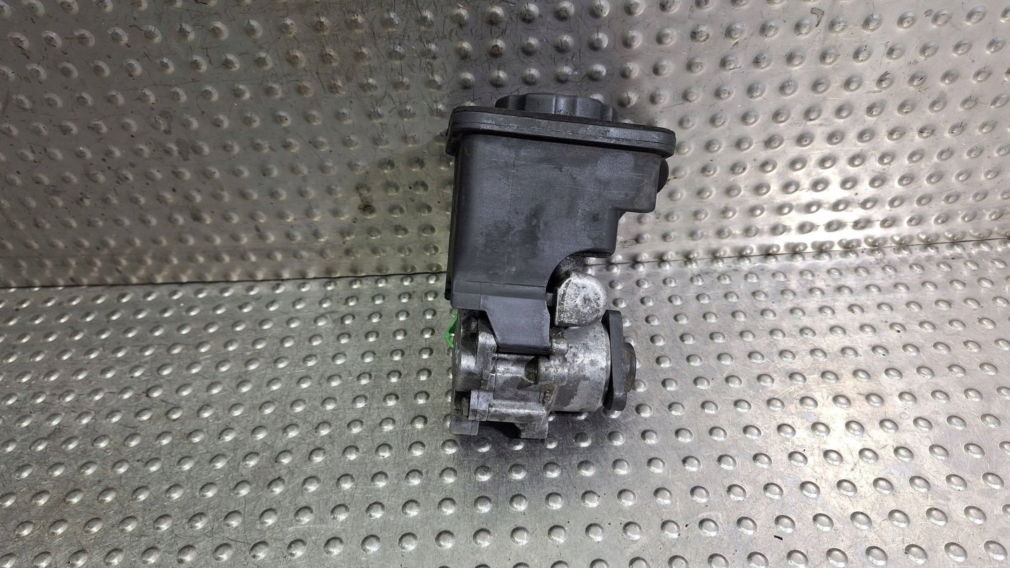 servo pump 1095749 7691974518 BMW SERIA 5 E39 M57
