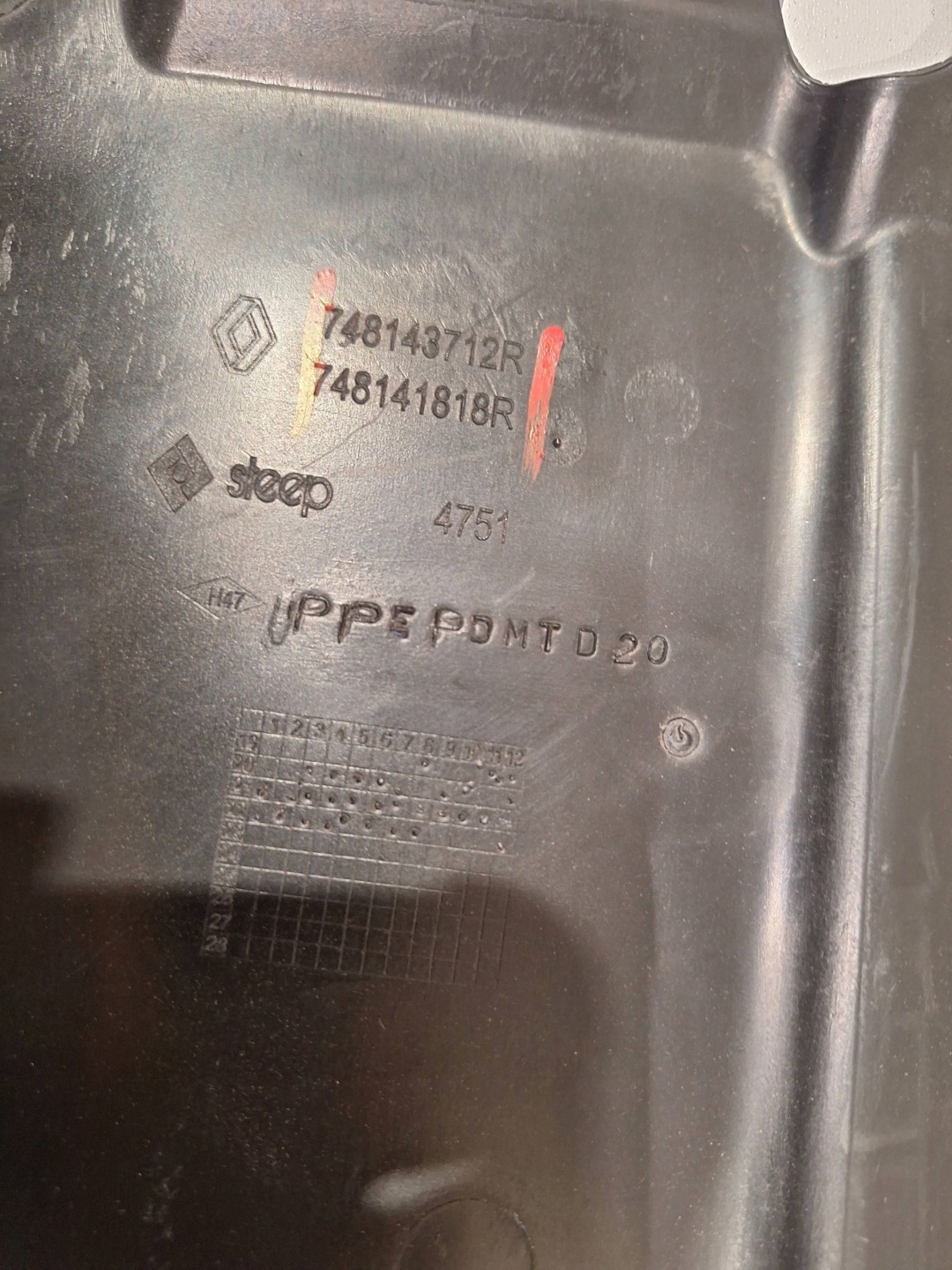 cover chassis right 748143712R DACIA JOGGER 2021