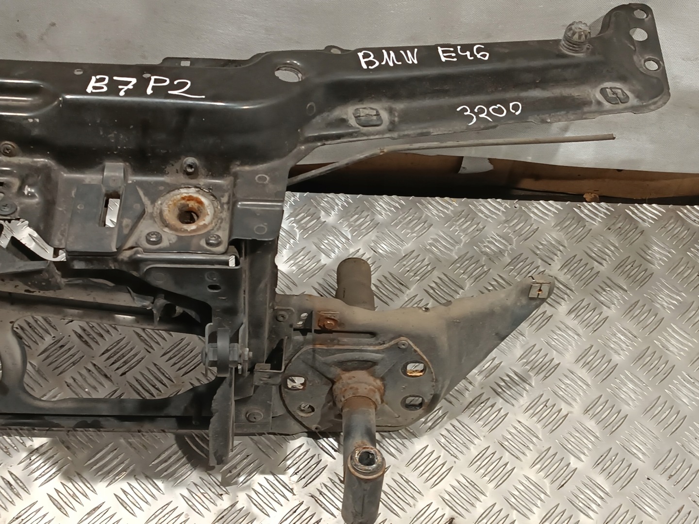 Schlossträger Versteifung Schlossträger BMW E46 320D 2000r