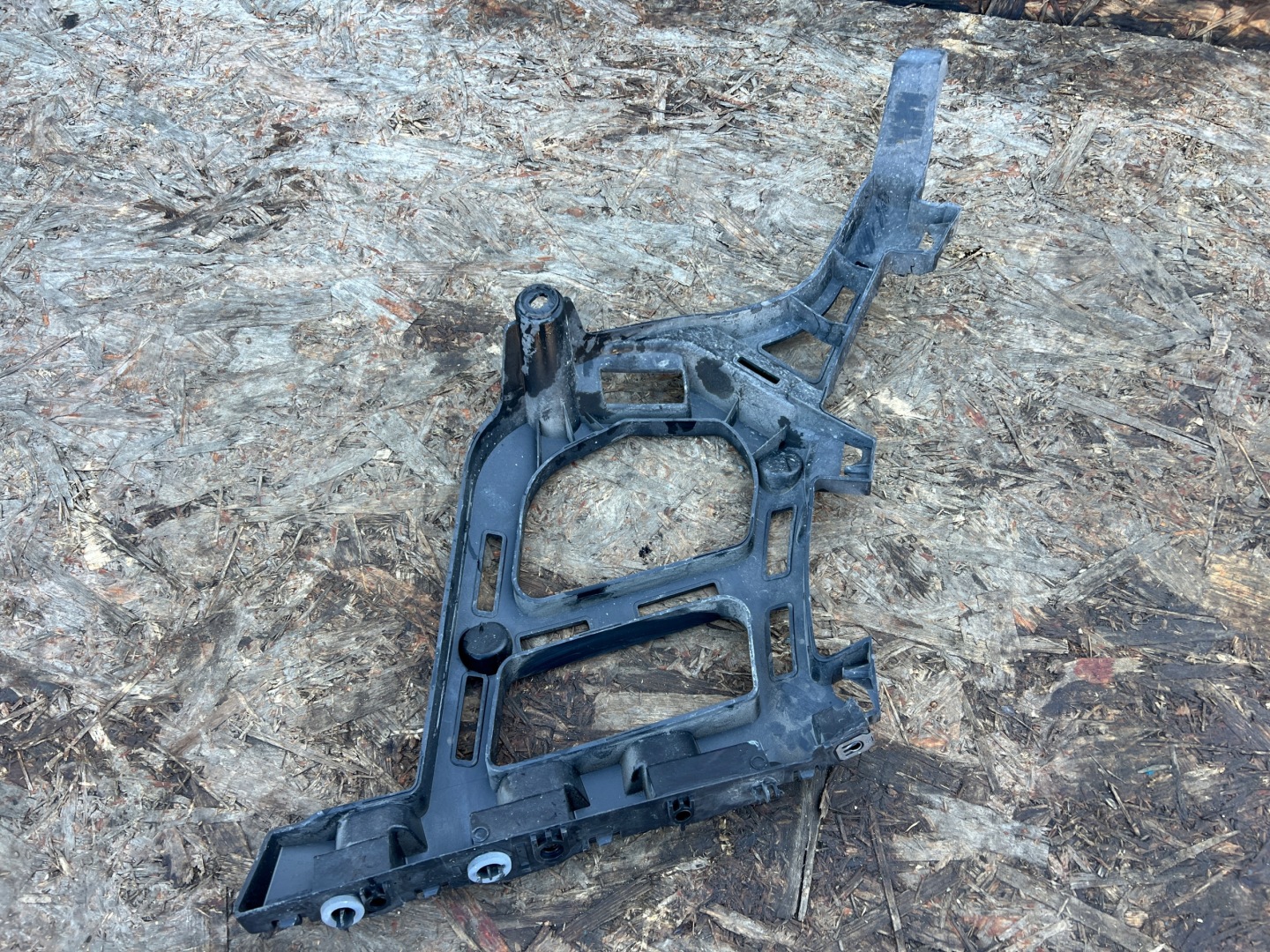 bumper bracket right rear part PEUGEOT 3008 II 9840997780