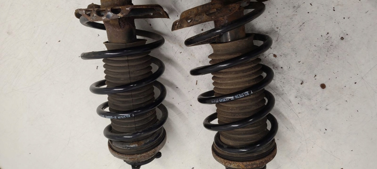 shock absorber spring front sususpension Opel Astra H Cabrio
