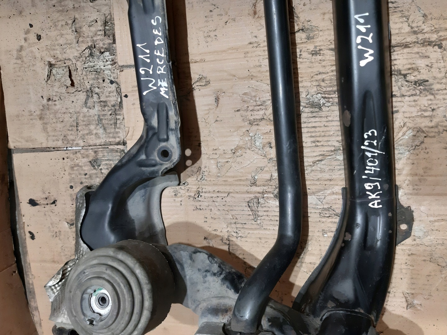 Mercedes-Benz W211 1.8 compressor; axle beam subframe springing front