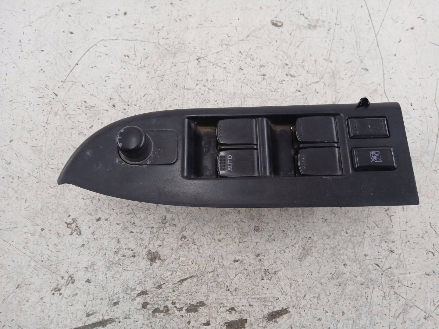 SUZUKI GRAND VITARA II PANEL okna levý předek