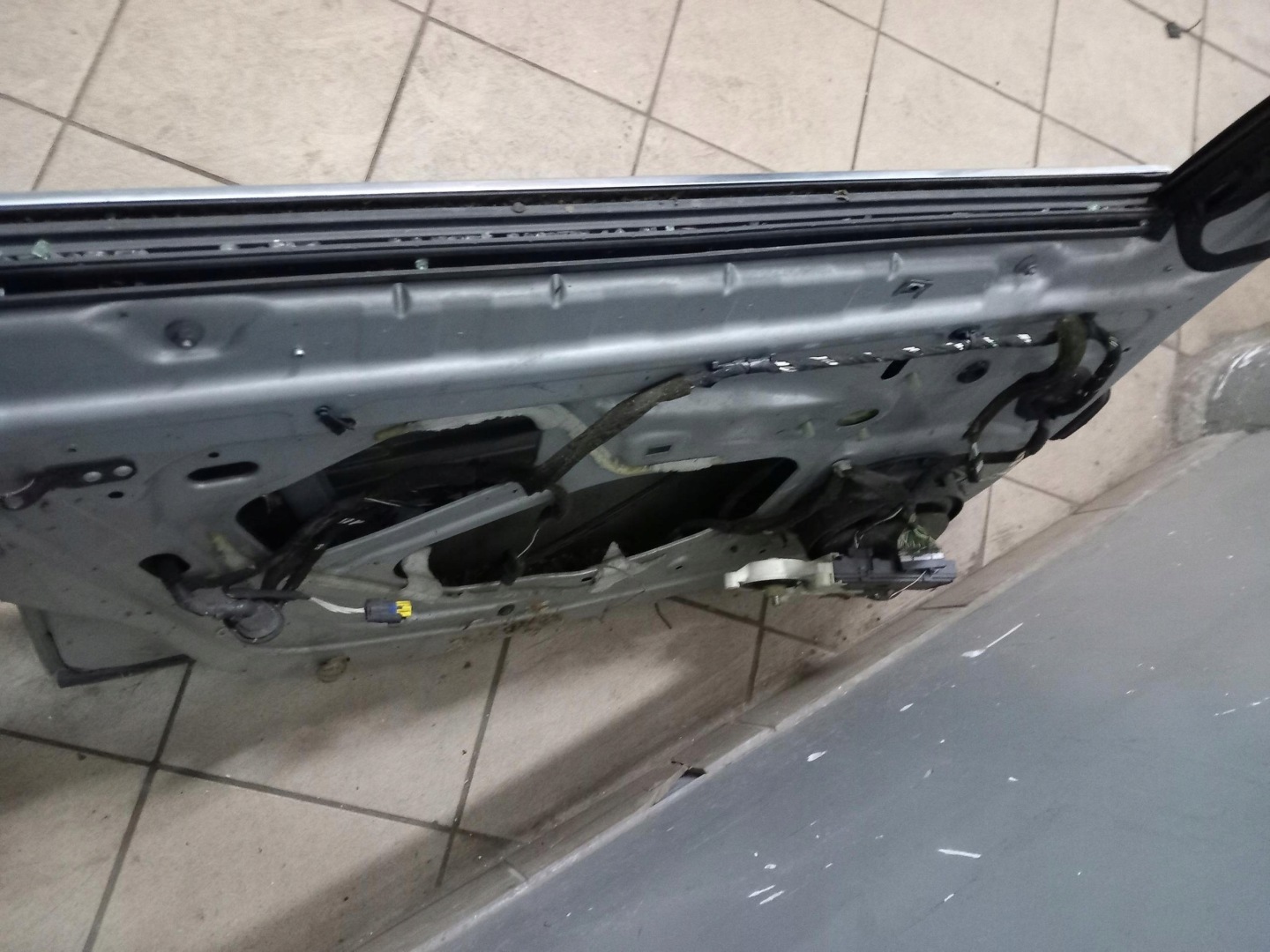 door left front RENAULT LAGUNA III 07-14
