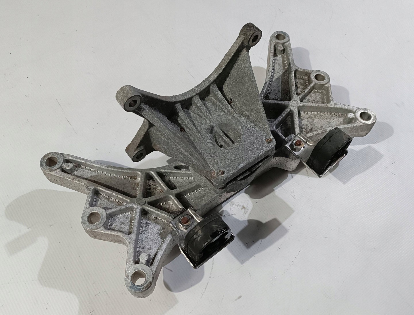 supporto Supporto cambio ingranaggi Maserati Ghibli 3.0 SQ4 2013