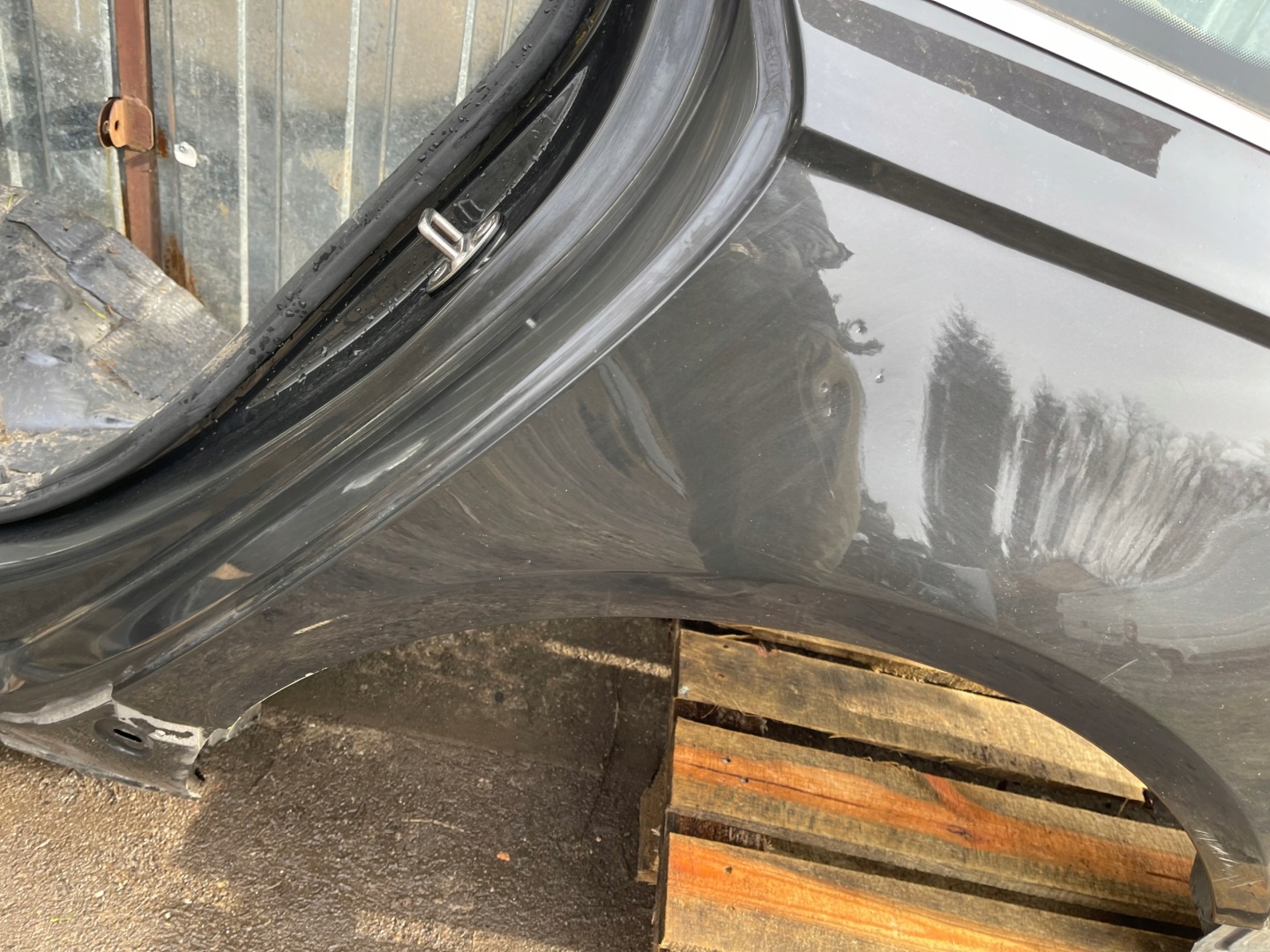 quarter fender threshold rear part left side AUDI A6 C7 sedan LX7U