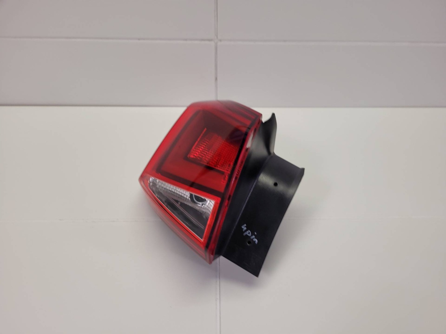 light rear to the bonnet left side SEAT Arona 2020