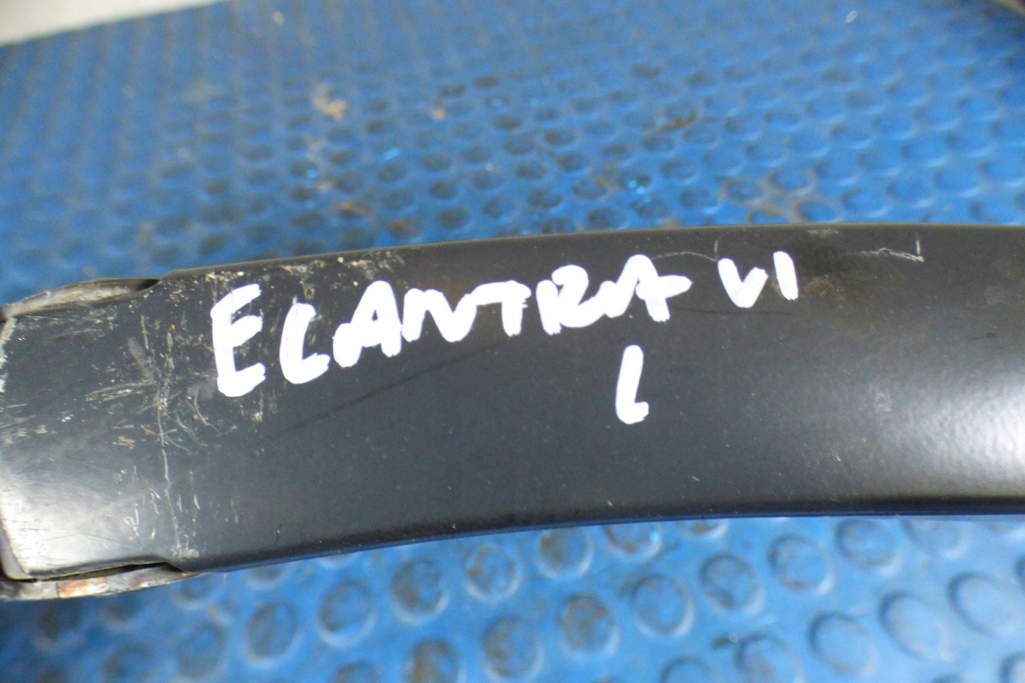 Hyundai Elantra VI wiper arm left front EUROPA