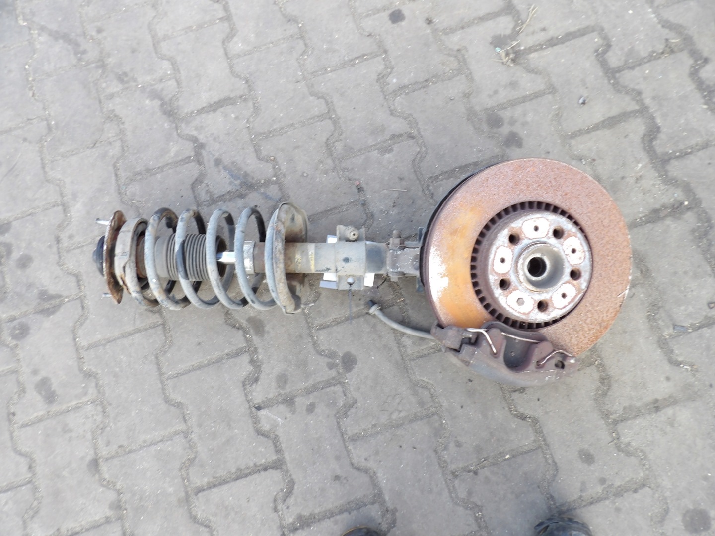 Volvo S60 2,4D sususpension front left 9461943